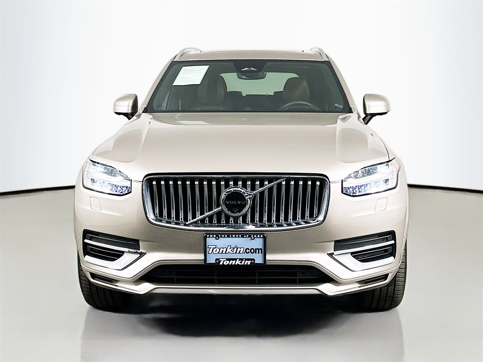 Used 2024 Volvo XC90 T8 Ultimate w/ Lounge Package image 2