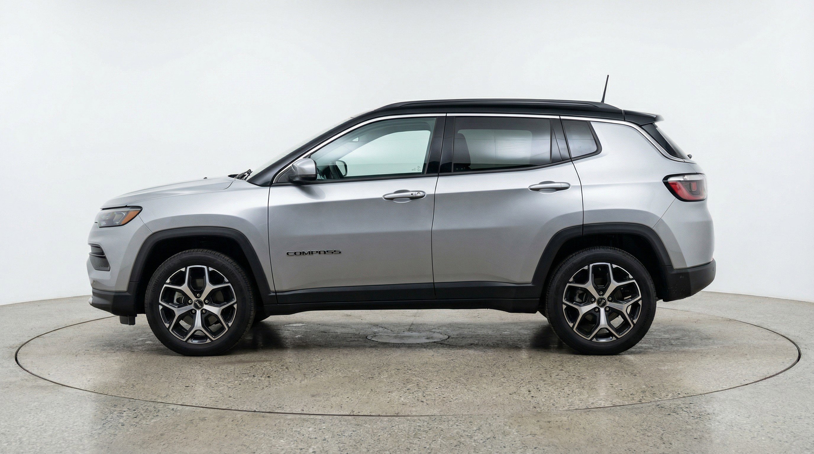 Used 2025 Jeep Compass Limited image 5