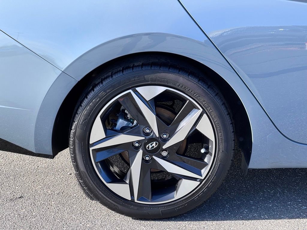 Used 2022 Hyundai Elantra SEL w/ Convenience + Premium Package image 42