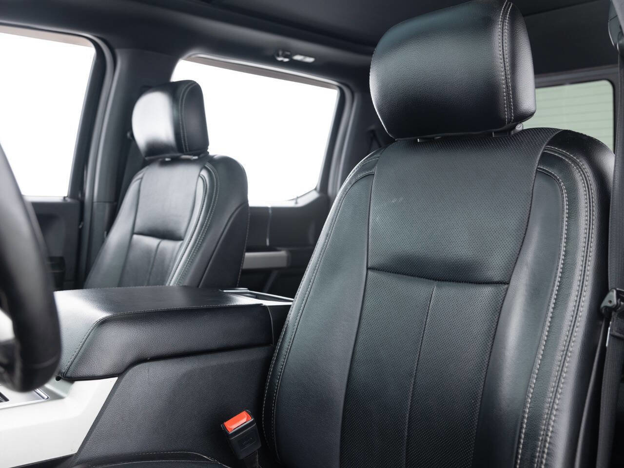 Used 2018 Ford F150 Lariat w/ Equipment Group 502A Luxury image 26