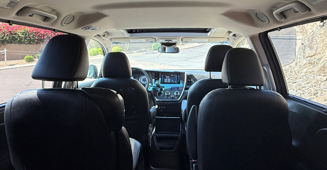 Used 2015 Toyota Sienna SE image 15