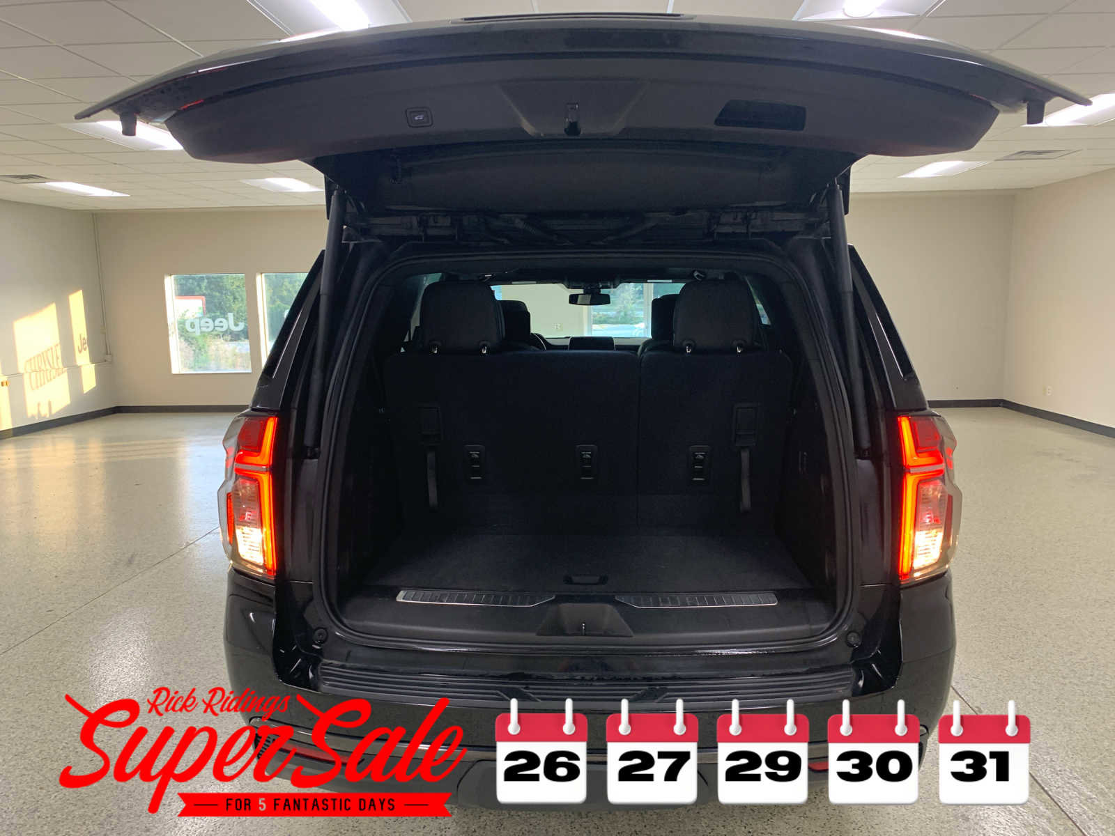 Used 2021 Chevrolet Tahoe Z71 w/ Rear Media and Nav Package image 8