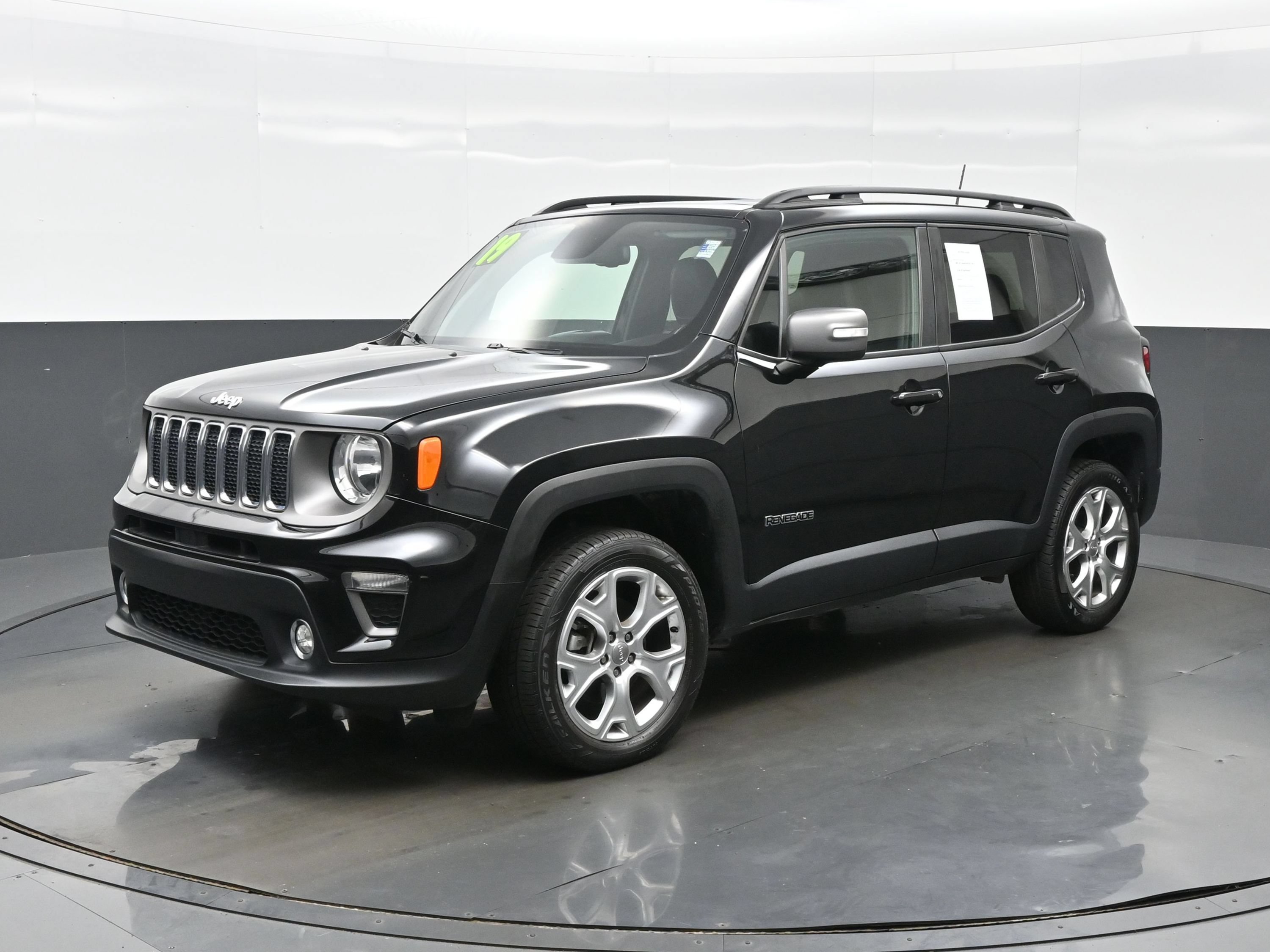 Used 2019 Jeep Renegade Limited w/ UConnect 8.4 Nav Group AWD/4WD image 2