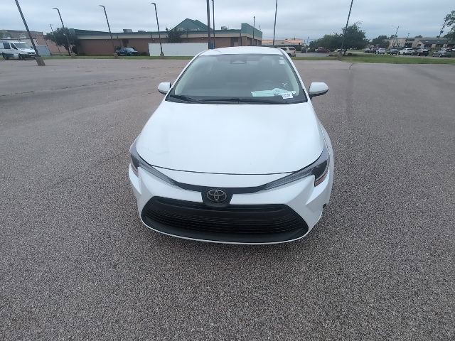 Used 2025 Toyota Corolla LE FWD image 13