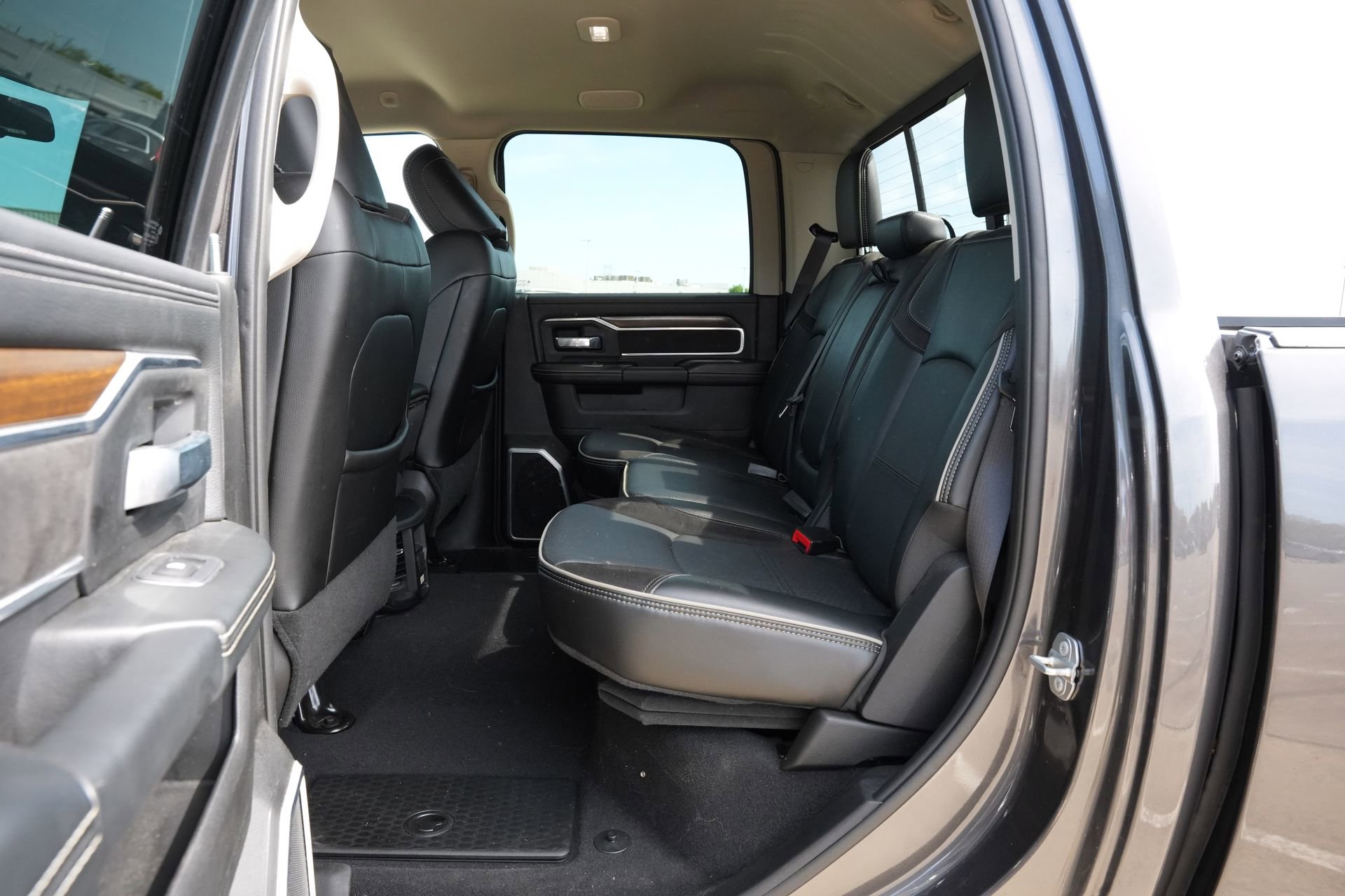 Used 2024 RAM 2500 Laramie image 20