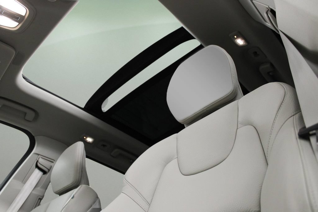 Certified 2024 Volvo XC90 B6 Plus w/ Protection Package Premier AWD/4WD image 44