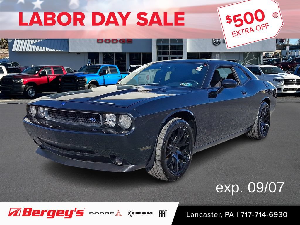 Used 2010 Dodge Challenger R/T RWD image 1