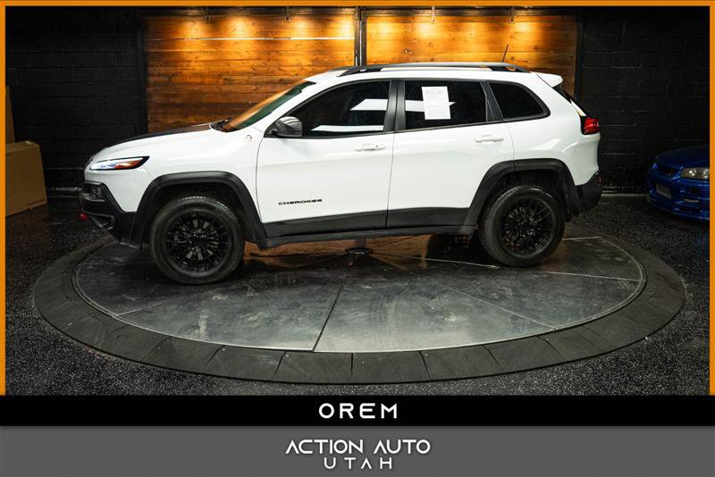 Used 2017 Jeep Cherokee Trailhawk image 1