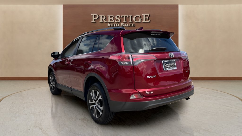 Used 2018 Toyota RAV4 LE FWD image 35