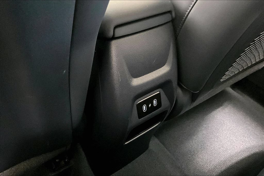 Certified 2024 Hyundai Venue Limited FWD image 25