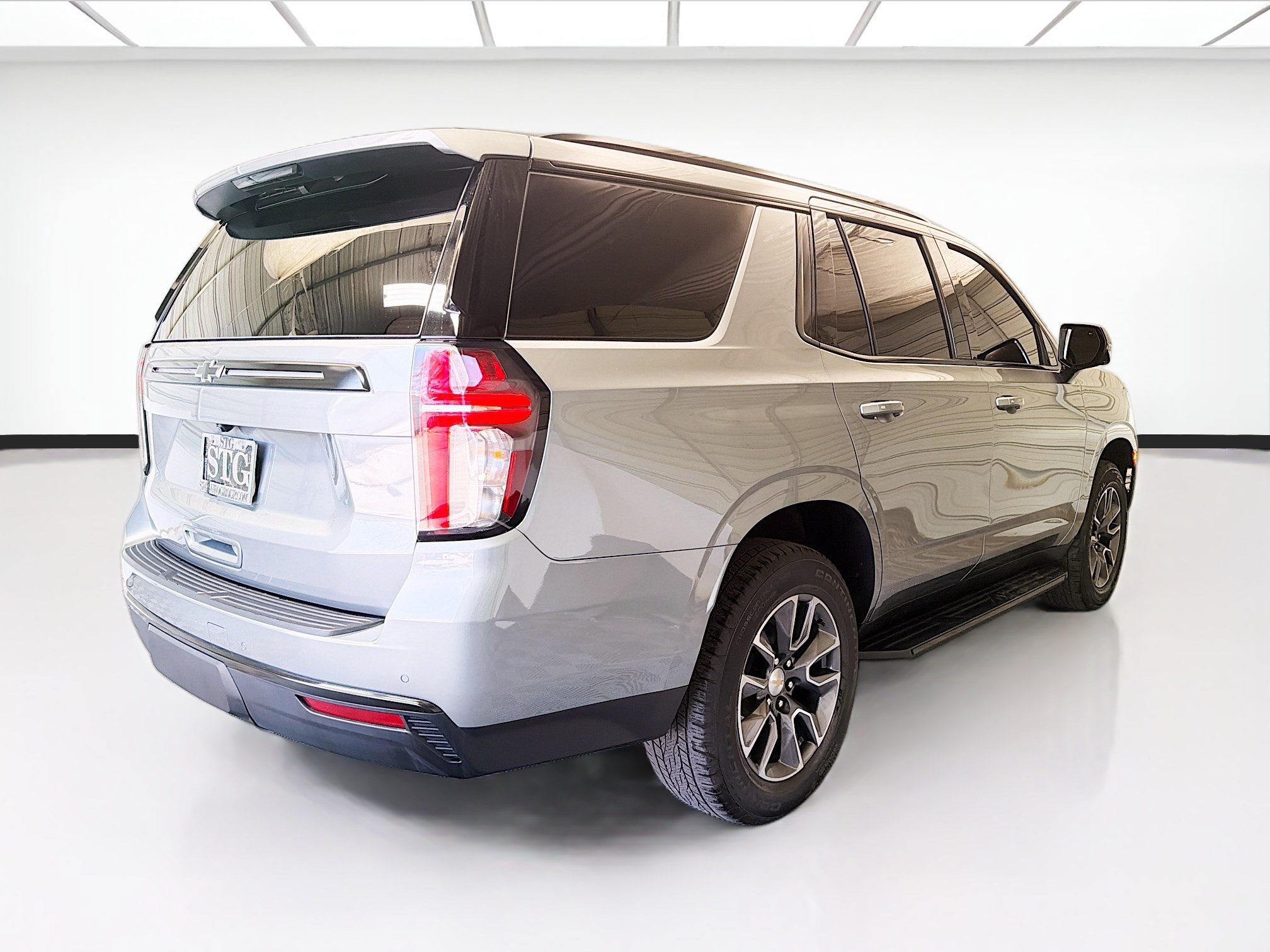 Used 2024 Chevrolet Tahoe LT w/ Luxury Package RWD image 4
