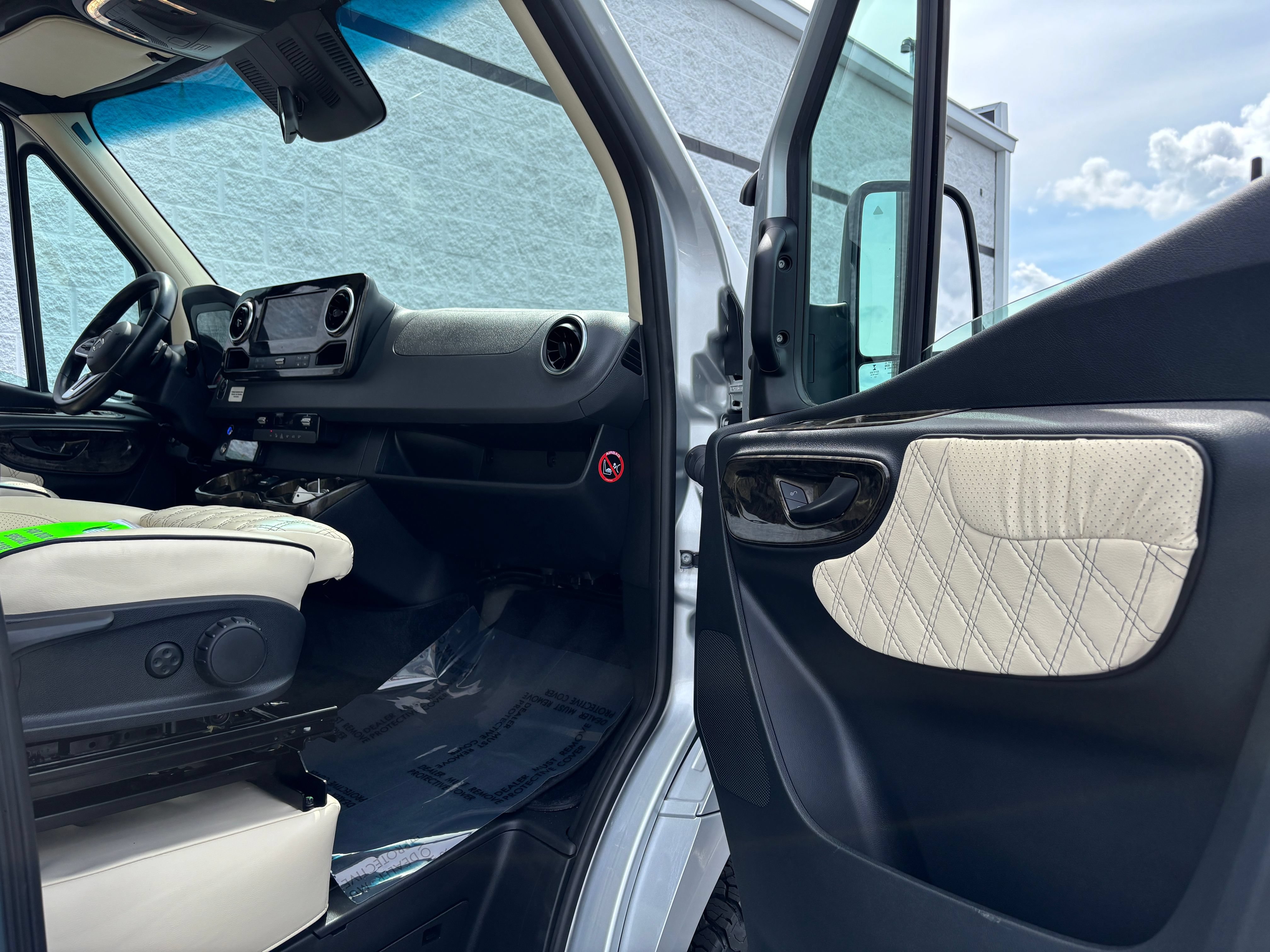 Used 2020 Mercedes-Benz Sprinter 3500 image 23