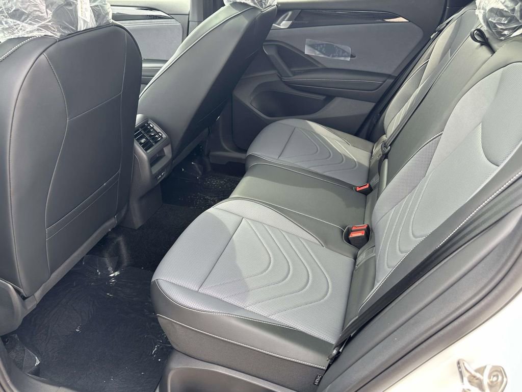 New 2026 Volkswagen Tiguan SE R-Line FWD image 10