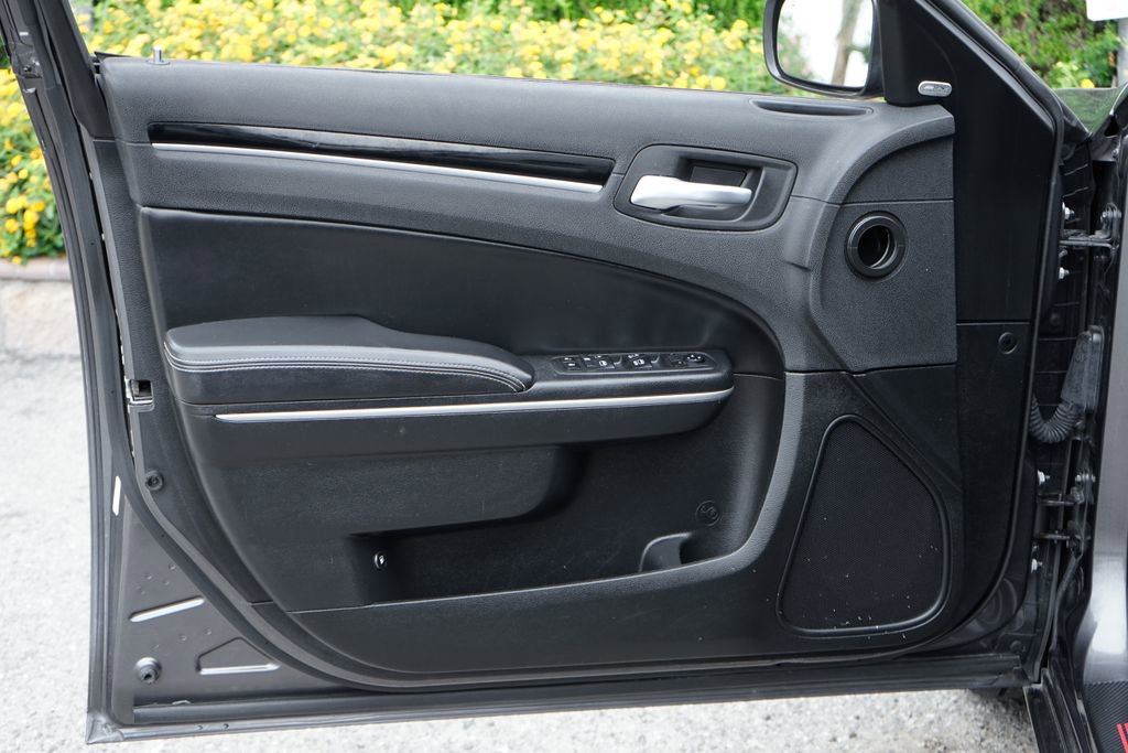 Used 2019 Chrysler 300 S image 15
