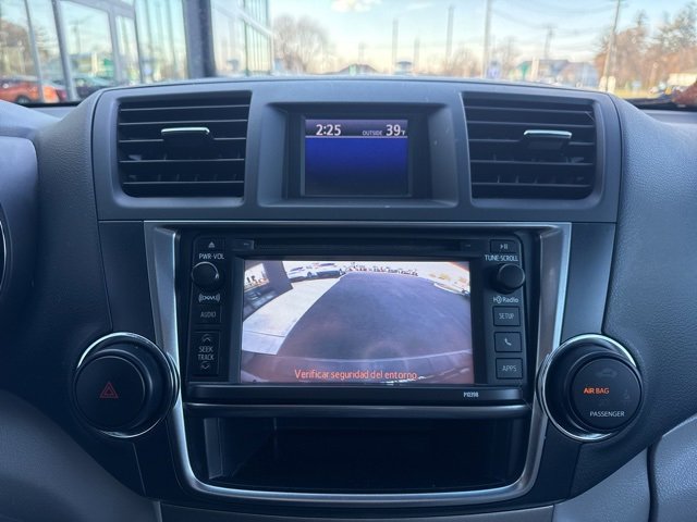 Used 2013 Toyota Highlander SE image 17