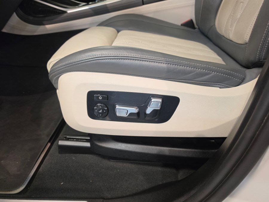 Used 2023 BMW X7 M60i w/ Executive Package AWD/4WD image 14
