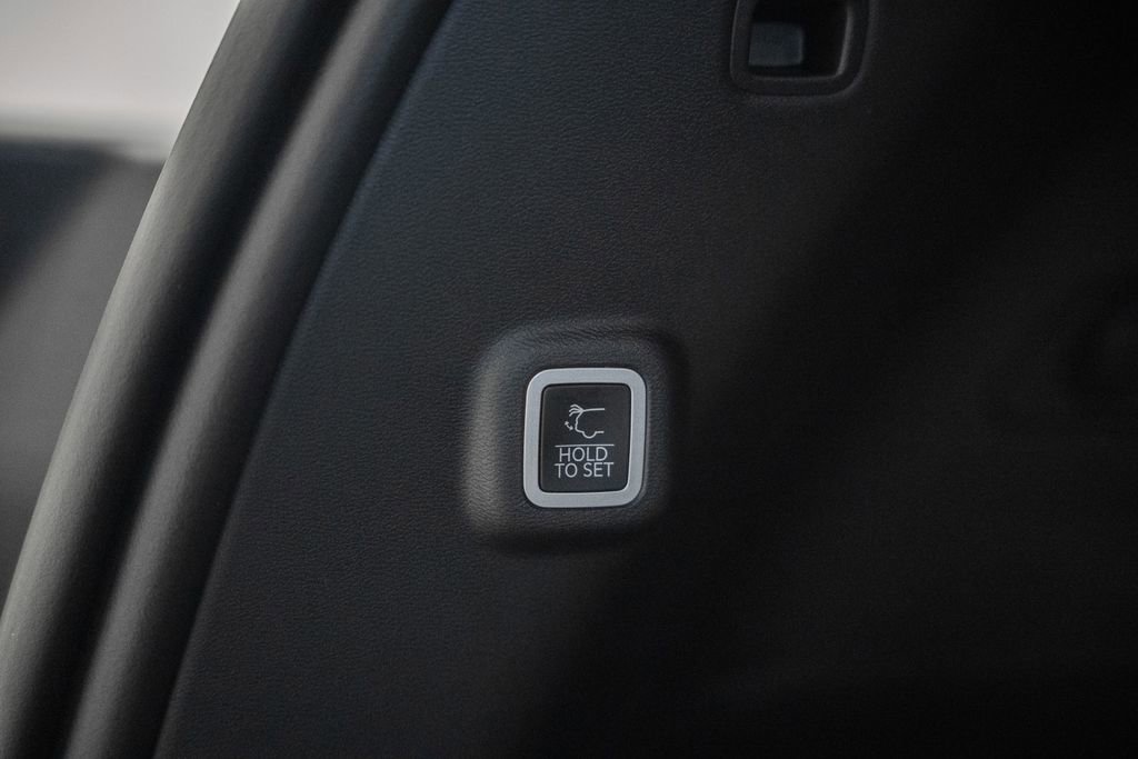 New 2026 Jeep Cherokee Overland w/ Advanced Pro Tech Group image 11