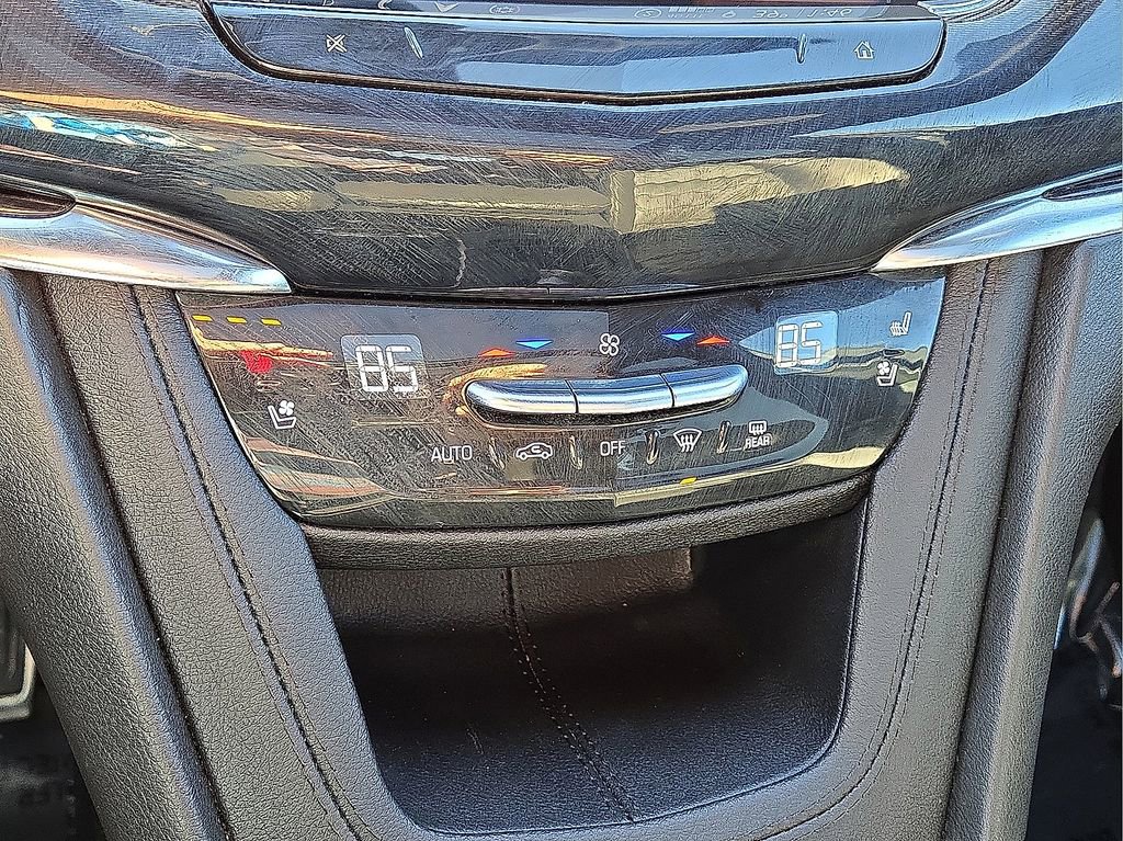 Used 2024 Cadillac XT6 Sport w/ Platinum Package image 30