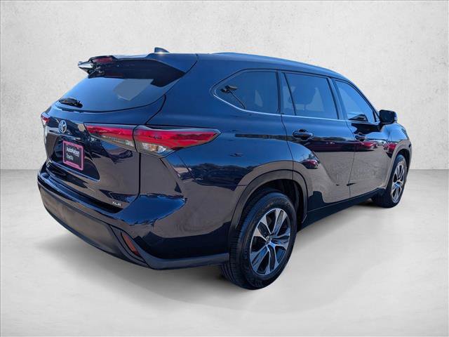 Used 2021 Toyota Highlander XLE FWD image 5