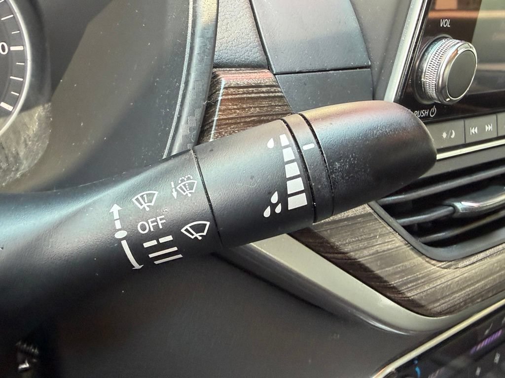 Used 2019 Nissan Altima 2.5 Platinum FWD image 18