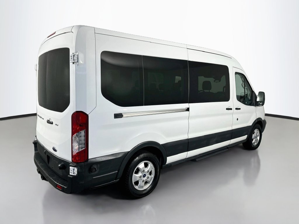 Used 2017 Ford Transit 350 XLT RWD image 7