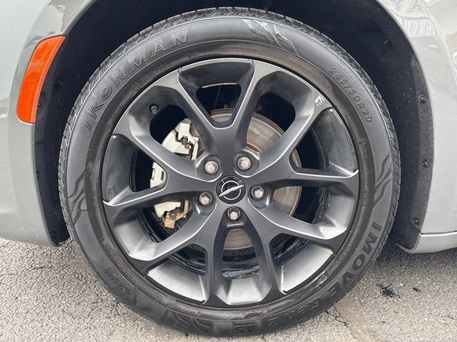 Used 2025 Chrysler Pacifica Limited image 6