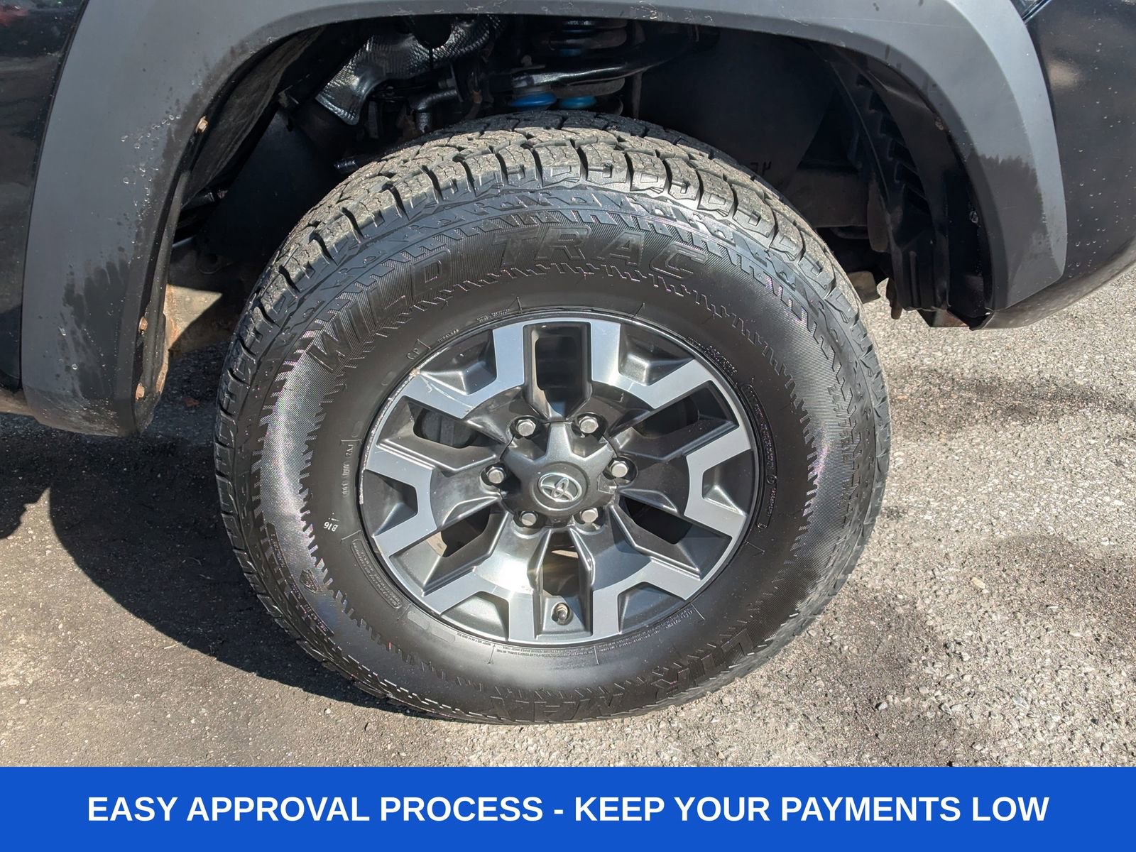 Used 2020 Toyota Tacoma TRD Off-Road w/ Technology Package image 13