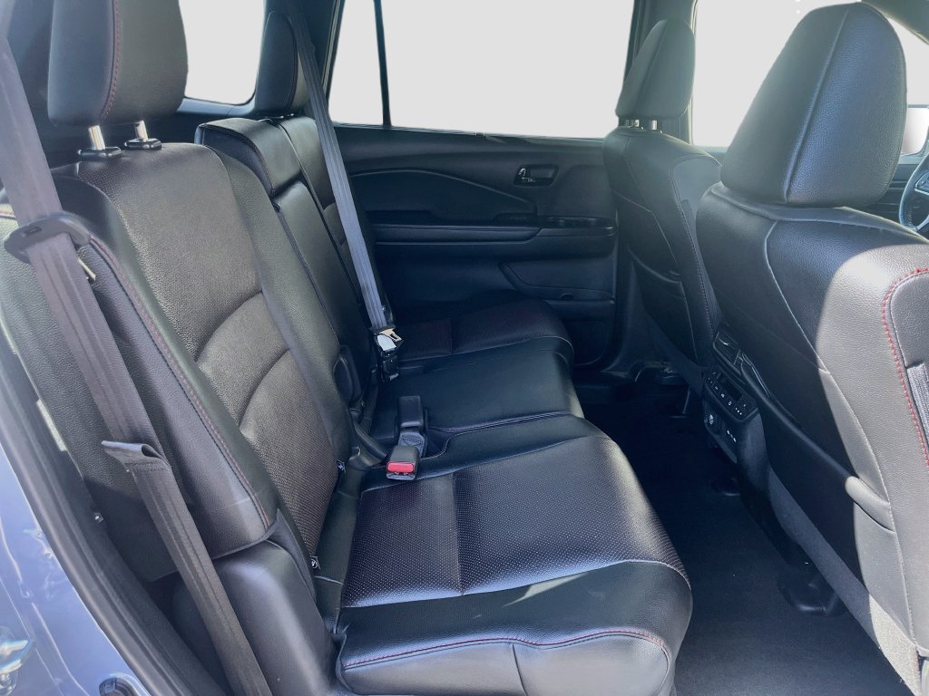 Used 2025 Honda Passport Black Edition image 28