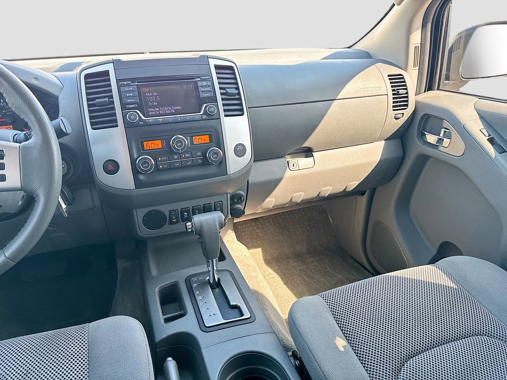 Used 2018 Nissan Frontier SV image 28
