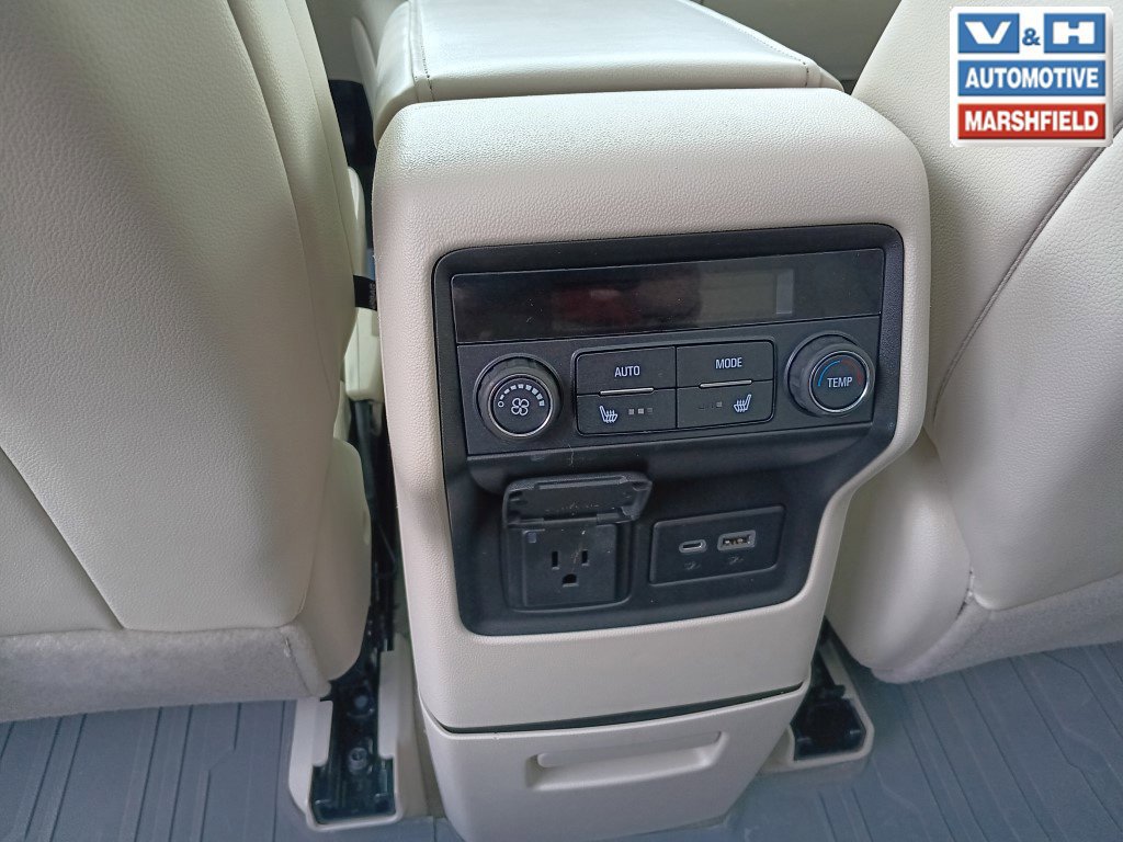 Used 2021 GMC Acadia Denali w/ Denali Ultimate Package AWD/4WD image 19