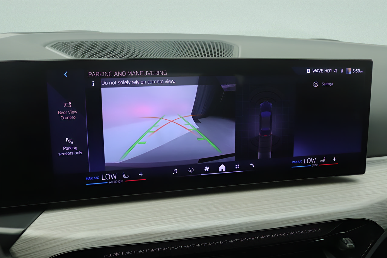 Used 2026 BMW 430i Convertible RWD image 13