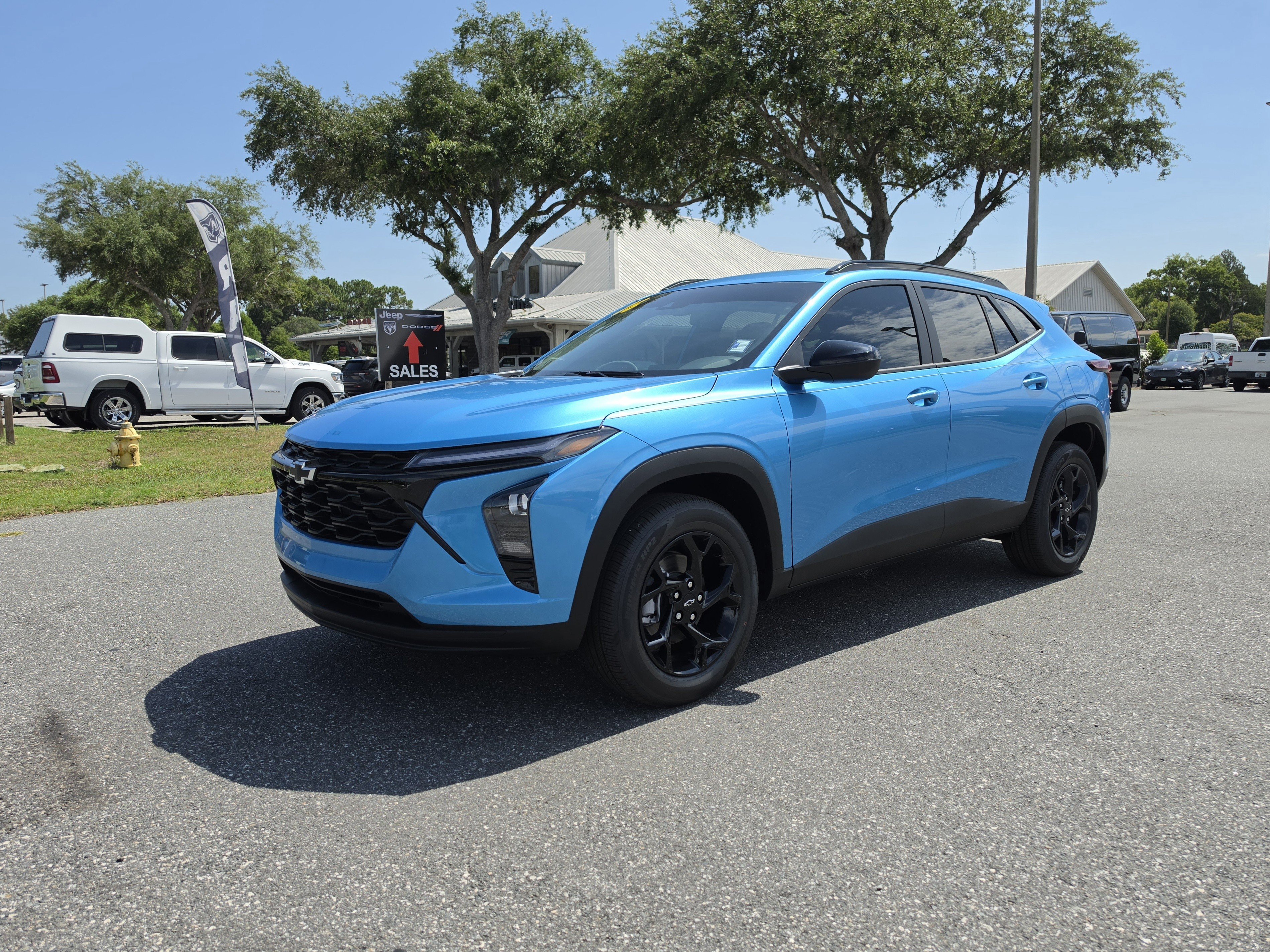 New 2026 Chevrolet Trax LT w/ Sunroof Package FWD image 11