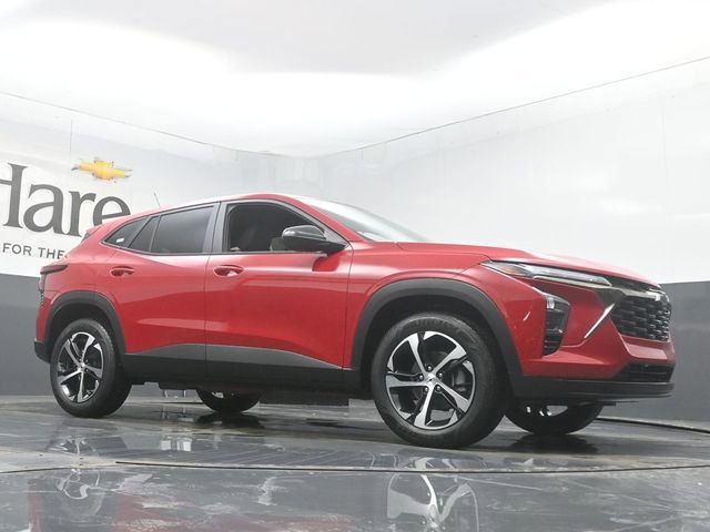 New 2026 Chevrolet Trax RS w/ Driver Confidence Package image 2