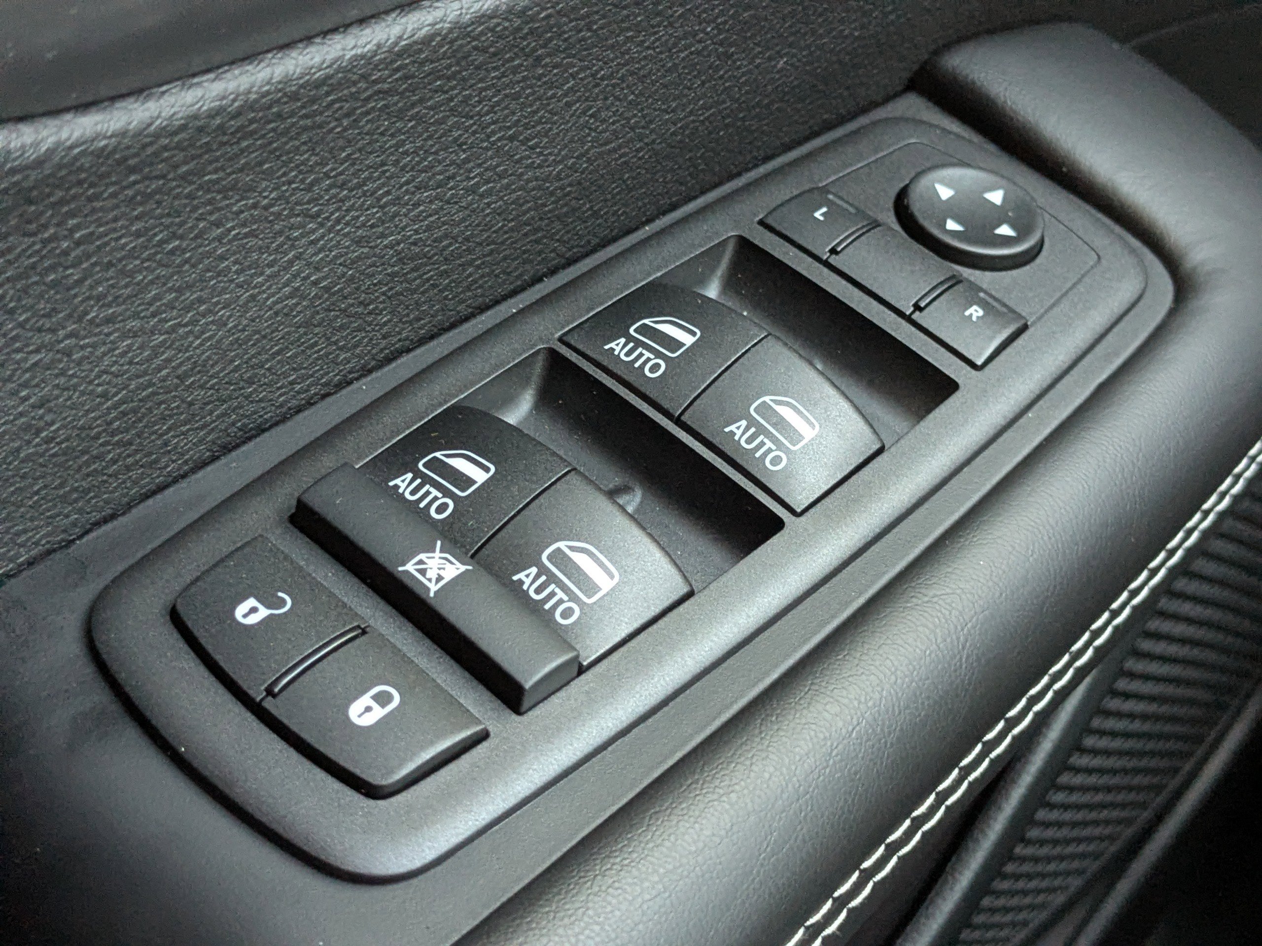 New 2026 Chrysler Pacifica Select FWD image 23