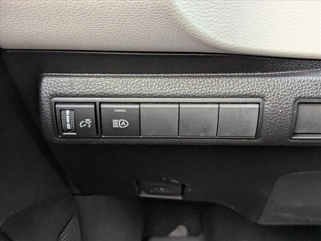 Used 2022 Toyota Corolla LE image 12