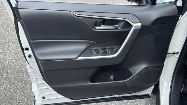 Used 2024 Toyota RAV4 XLE w/ Convenience Package image 18