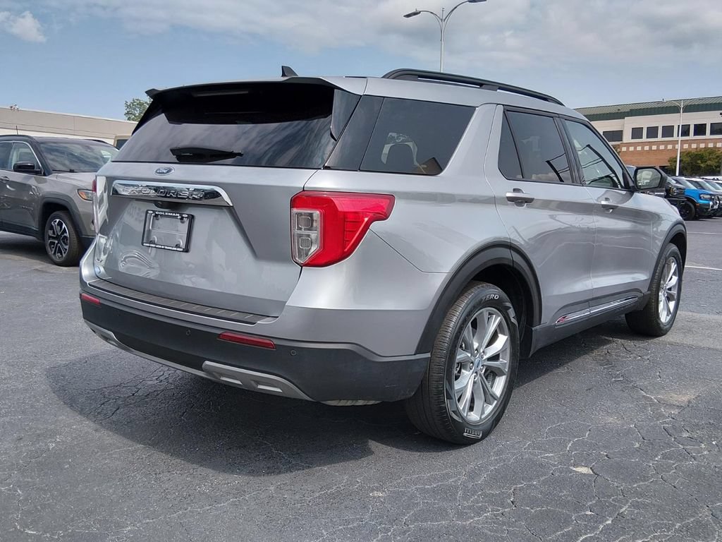 Certified 2023 Ford Explorer XLT w/ Equipment Group 202A RWD image 4