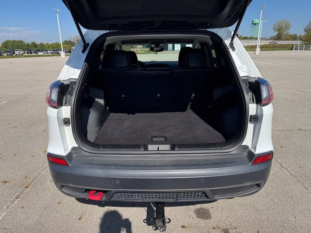 Used 2020 Jeep Cherokee Trailhawk w/ Cold Weather Group AWD/4WD image 26