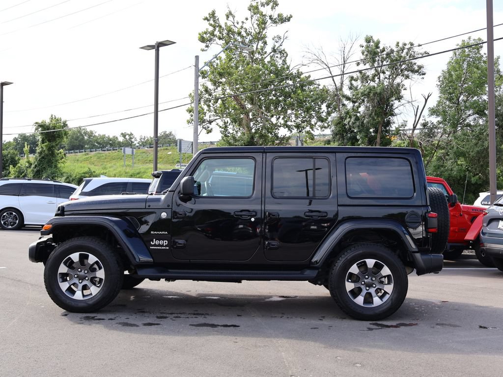 Used 2023 Jeep Wrangler Unlimited Sahara w/ LED Lighting Group AWD/4WD image 4