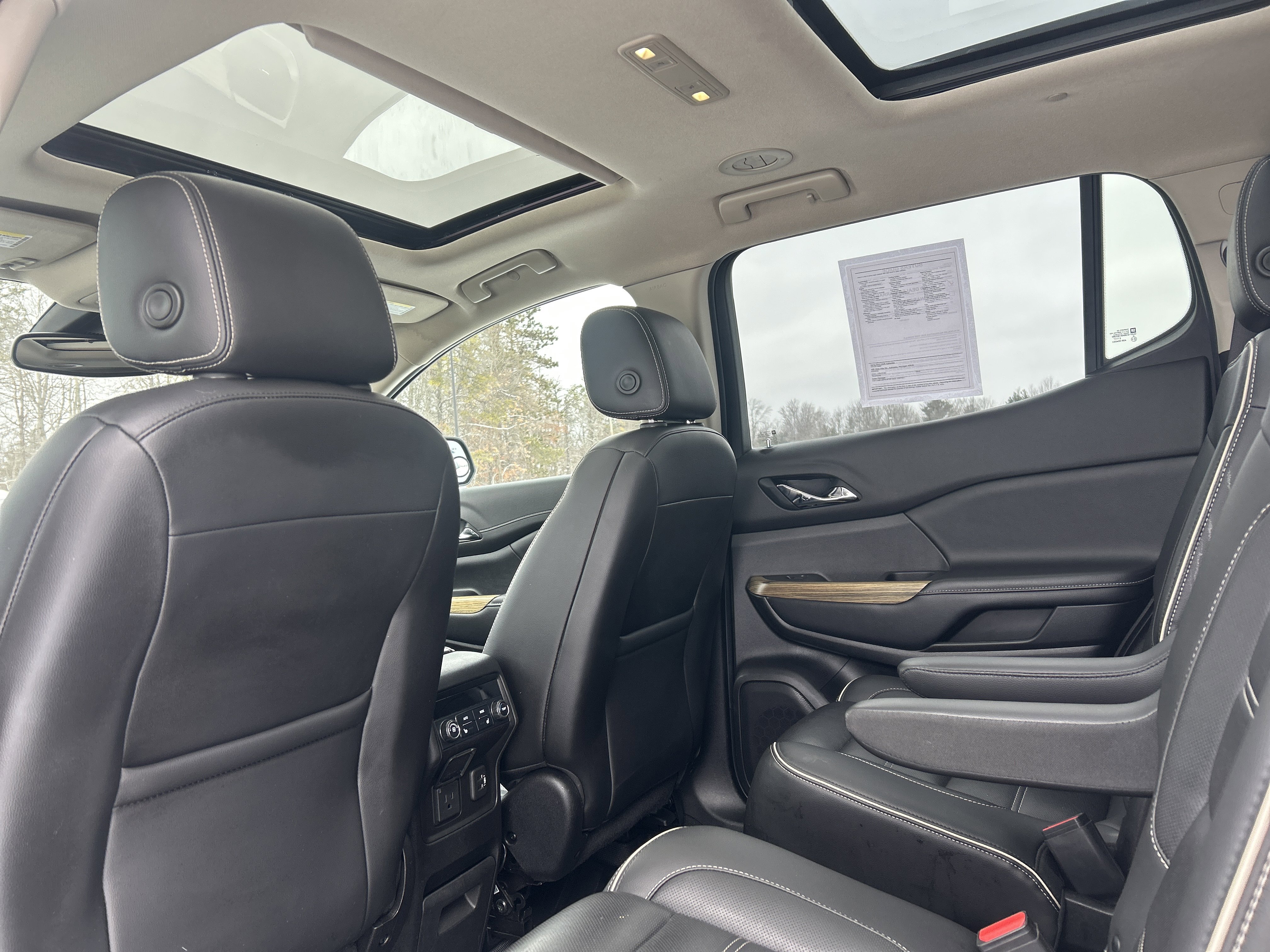 Used 2019 GMC Acadia Denali image 11