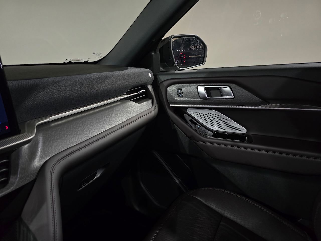 New 2026 Ford Explorer Platinum image 33