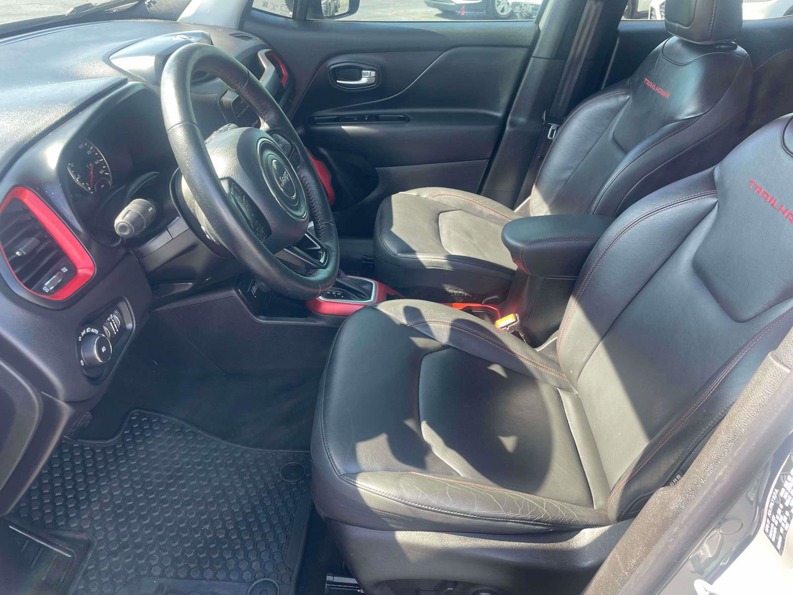 Used 2022 Jeep Renegade Trailhawk AWD/4WD image 5