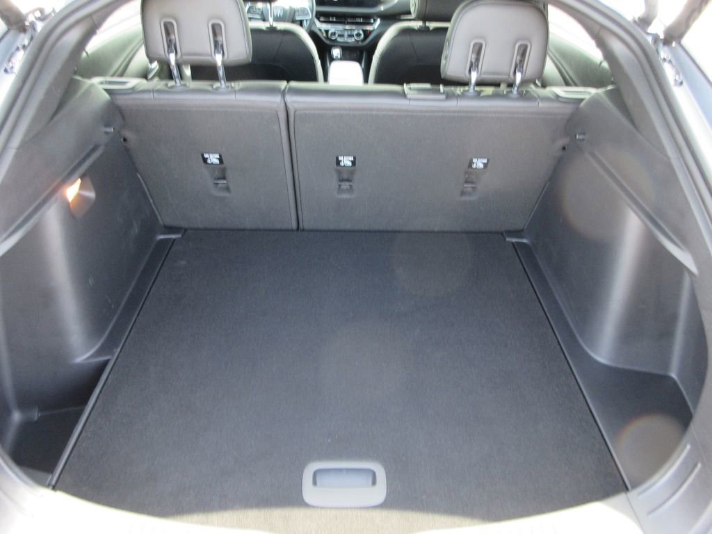 Certified 2024 Buick Envista Sport Touring w/ Convenience I Package FWD image 12
