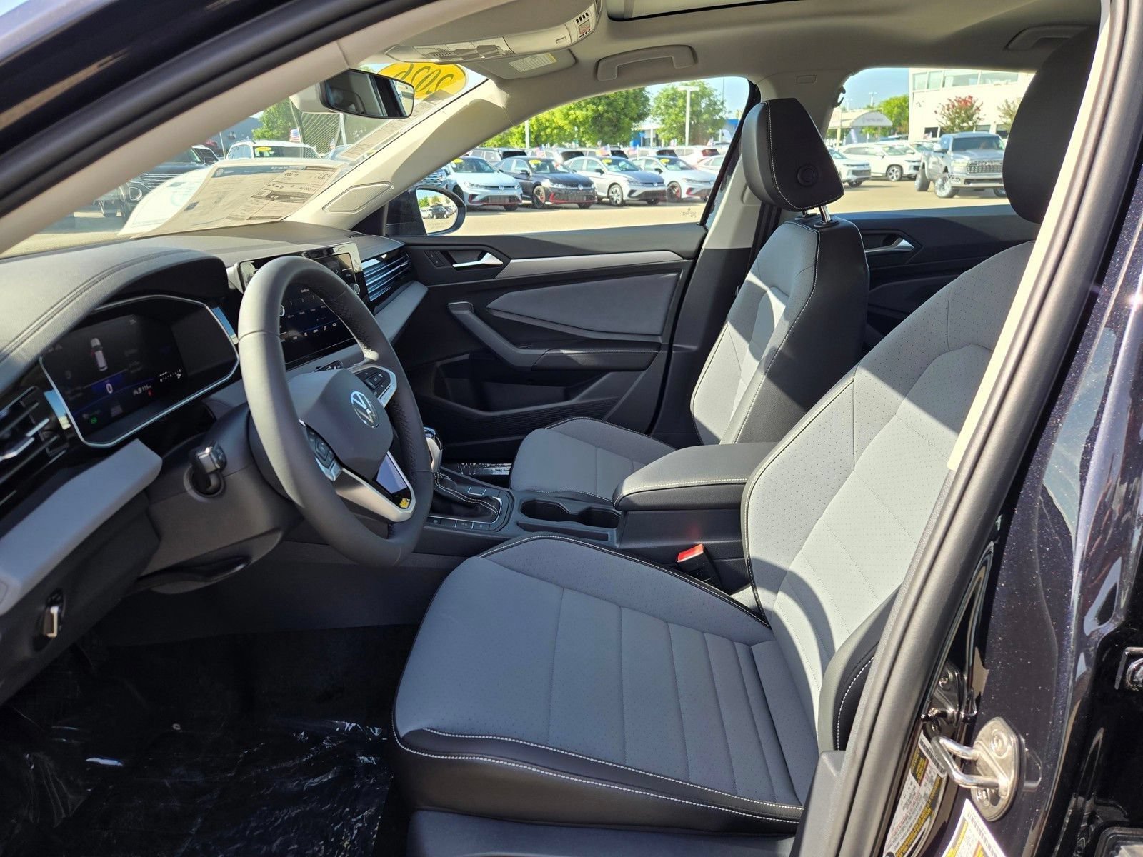 New 2026 Volkswagen Jetta SE FWD image 12