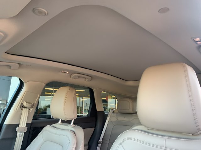 Used 2024 Lincoln Corsair Grand Touring AWD/4WD image 12