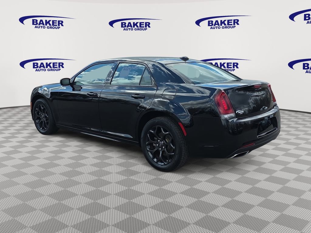 Used 2023 Chrysler 300 Touring L w/ Comfort Group AWD/4WD image 5