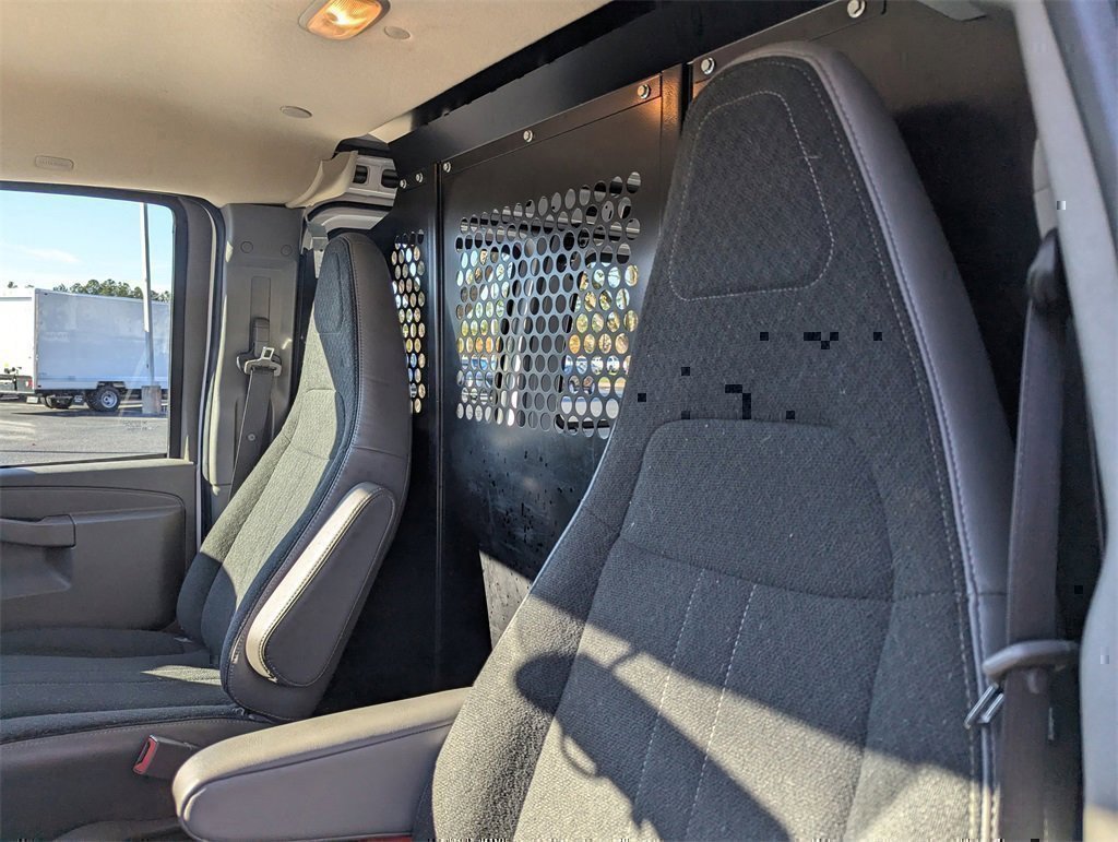 Used 2024 GMC Savana 2500 Work Van w/ Driver Convenience Package image 12