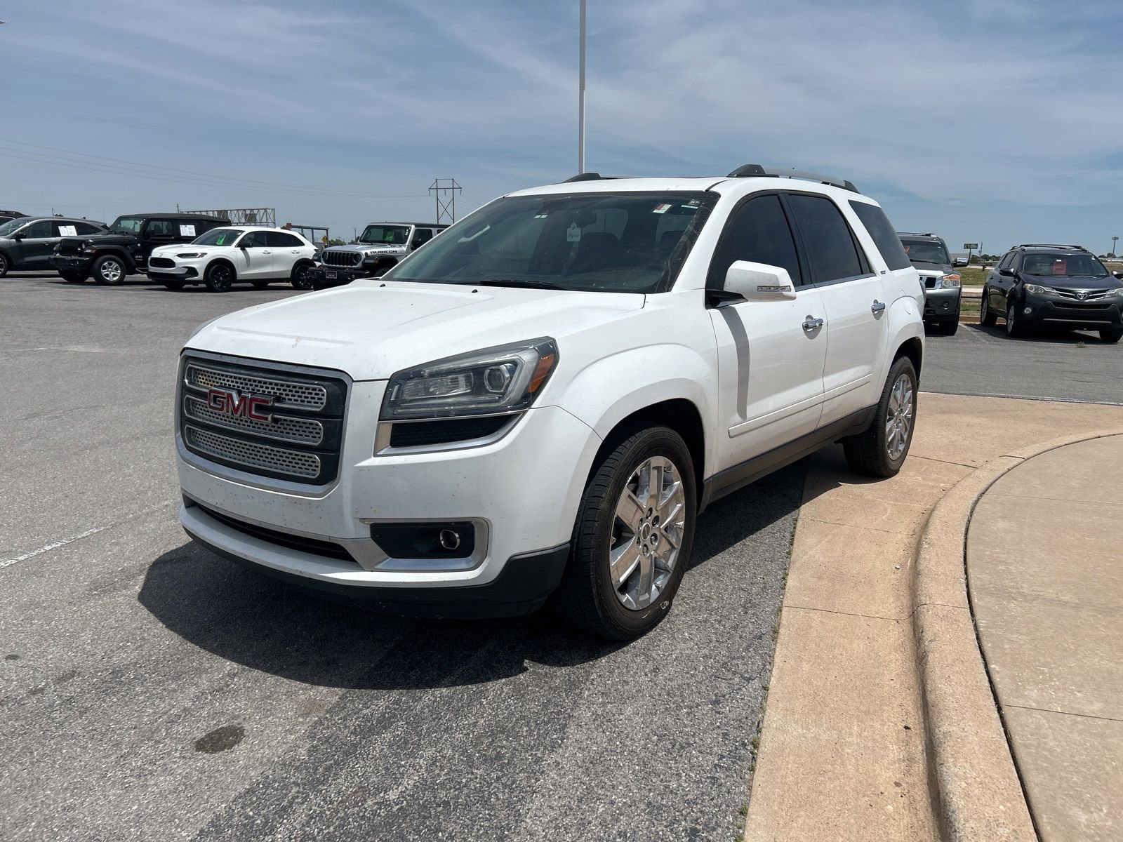 Used 2017 GMC Acadia Limited SLT FWD image 1