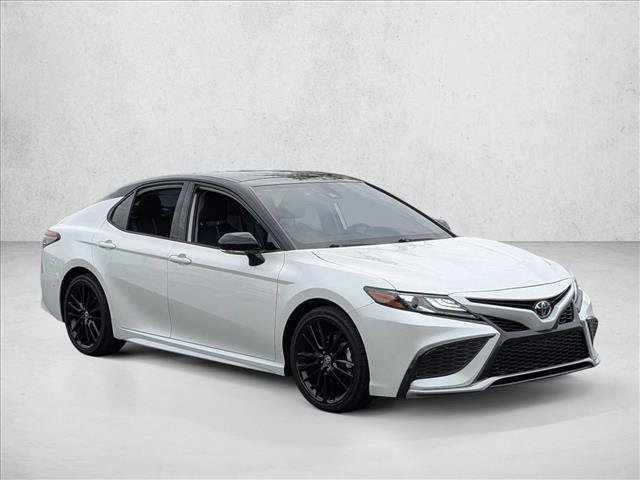 Used 2022 Toyota Camry XSE FWD image 3