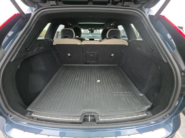 Used 2026 Volvo XC60 B5 Plus AWD/4WD image 13